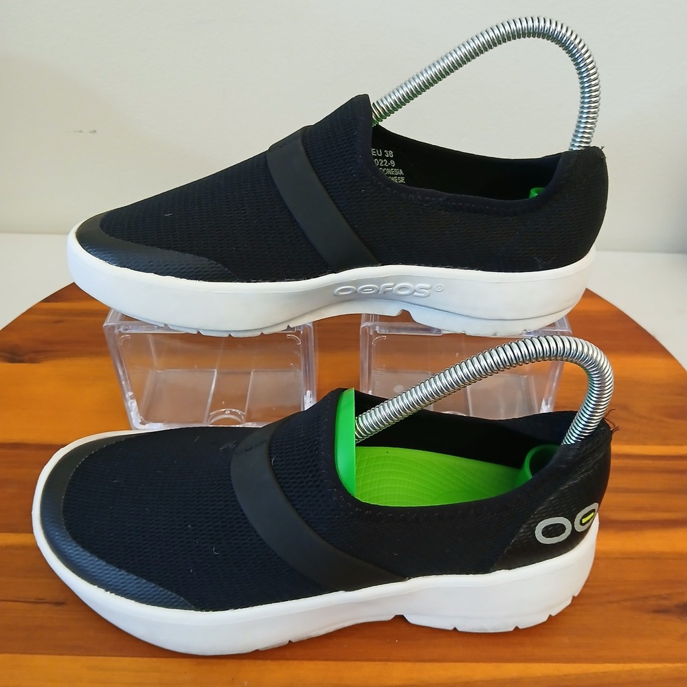 OOFOS OOmg Low Shoe Womens 7 Black Recovery Slip On Mesh Sneaker 4012022-9